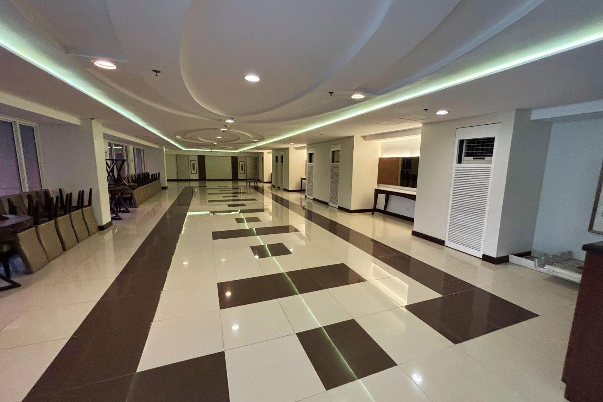 Extremeli Suites Manila Powered By Cocotel Bagian luar foto