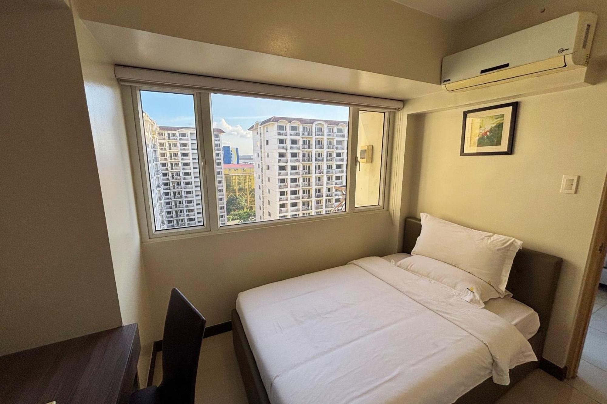 Extremeli Suites Manila Powered By Cocotel Bagian luar foto