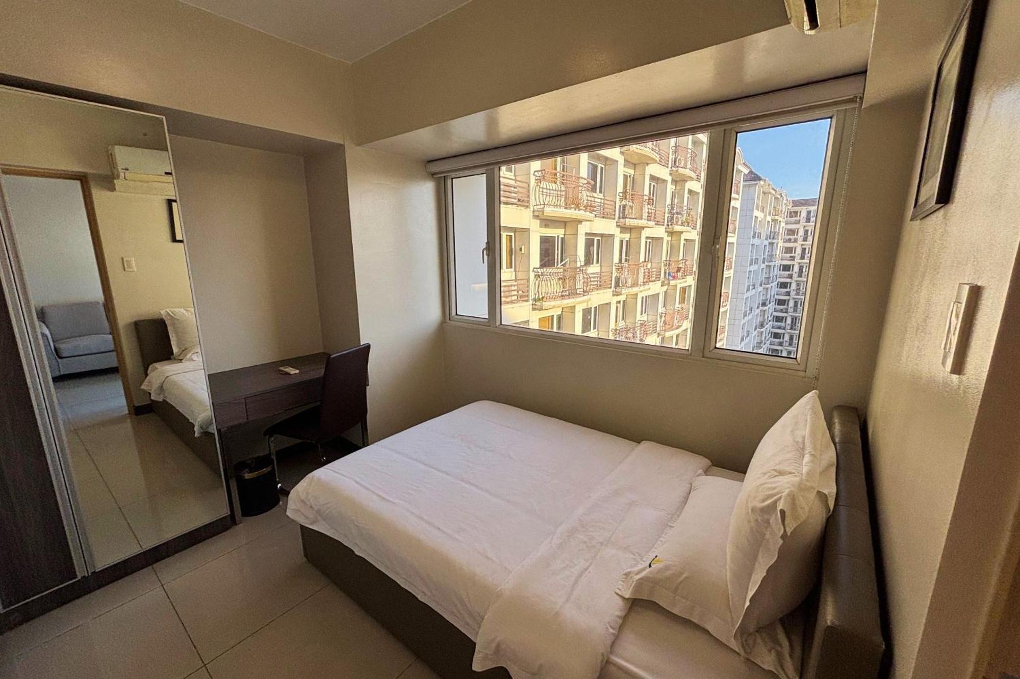 Extremeli Suites Manila Powered By Cocotel Bagian luar foto