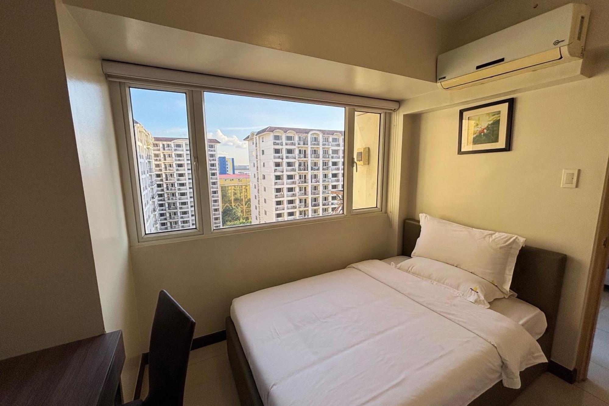 Extremeli Suites Manila Powered By Cocotel Bagian luar foto